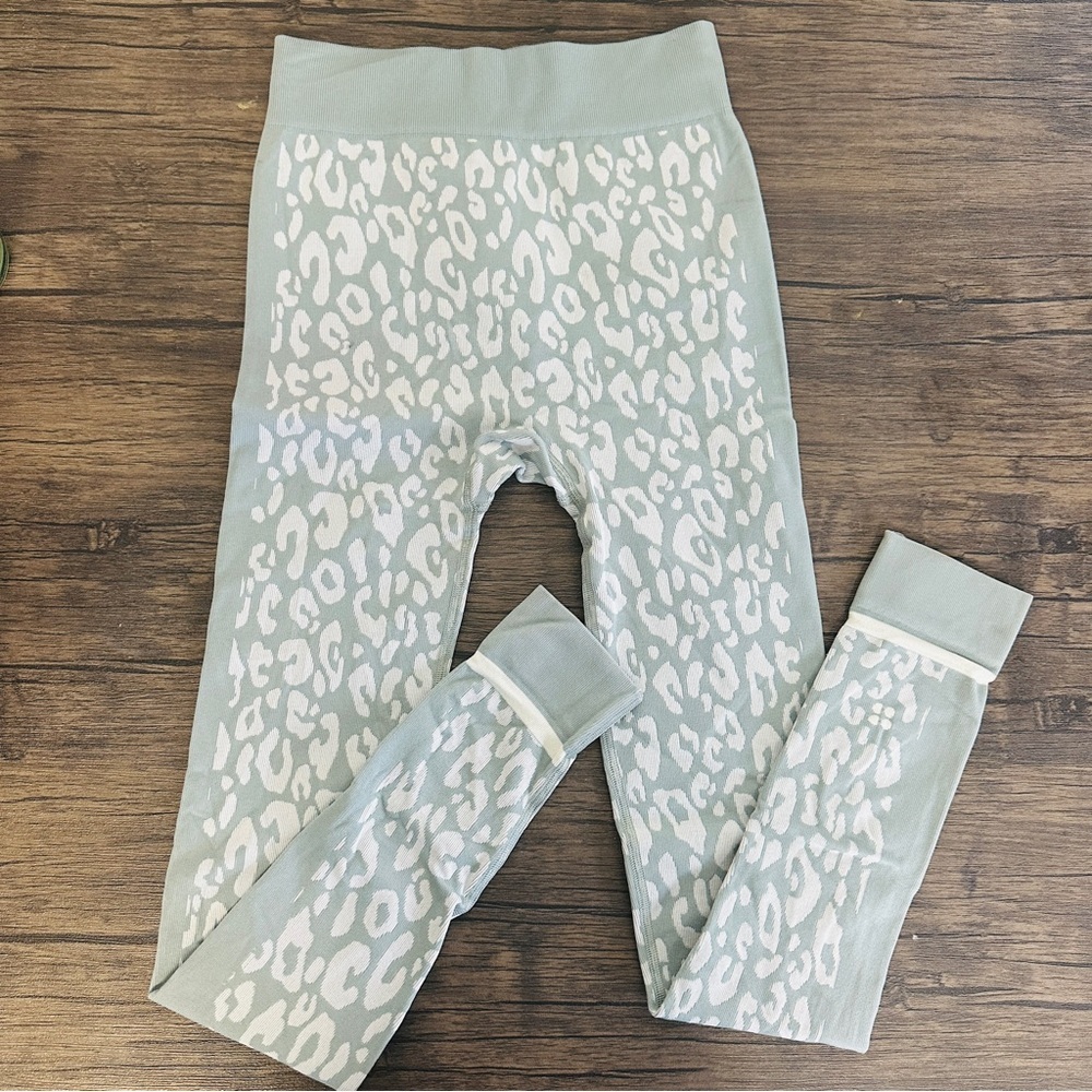 Sweaty Betty Seamless Breathable Patterned Leggings - Picture 2 of 7